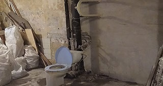 Демонтаж сантехкабины в панельном доме - цена от 1055 рублей | Сварной-Стп